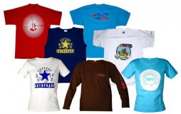 Сувенирная продукция:  футболки с логотипом
